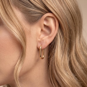 18K guldfyllda rektangulära Huggie Hoop-örhängen, minimalistiska geometriska långa ringar, eleganta moderna öronsmycken, vardagsstil