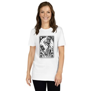 Das Leser-Tarot-Kurzärmel-Unisex-T-Shirt