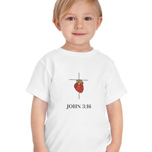 Faith Heart John 3:16 peuter-T-shirt | Christelijke geschriften, uniseks geloof kinderen, cadeaus voor kinderen, kind van God, religieus onderhemd