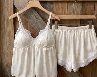 Bridal Satin Lace Pajama Set,Honeymoon Lingerie Set,Wedding Night Sleepwear, Bride Pajama Set, Lace Cami and Shorts Set,Romantic Bridal Gift