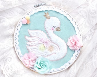 Stickdatei Swan 13x18 Applikation Schwan embroidery patterns Vogel Tiere See Sommer princess Prinzessin cute Krone embroidery designs Baby