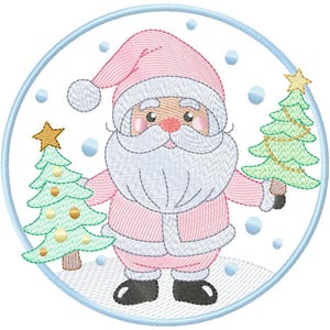 Könnte beinhalten: Ein rosa Weihnachtsmann hält einen grünen Weihnachtsbaum mit goldenen Ornamenten. Der Weihnachtsmann steht in einem blauen Kreis mit weißen Schneeflocken.