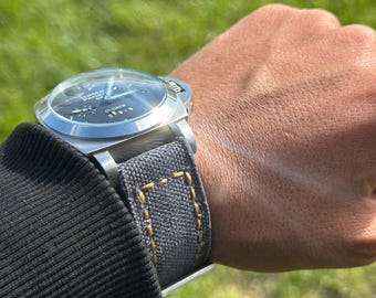 Cinturino per orologio in tela fatto a mano – Stile vintage, cuciture gialle, foderato in pelle