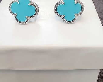 Pendientes de plata de ley y turquesa.