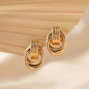 Puces d'oreilles double créoles en plaqué or 18 carats, boucles d'oreilles créoles entrelacées, boucles d'oreilles à nœud, grosses puces d'oreilles en or, bijoux minimalistes pour tous les jours