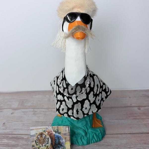 Disfraz de 7 en Desk Goose inspirado en el Rey Tigre de Joe Exotic