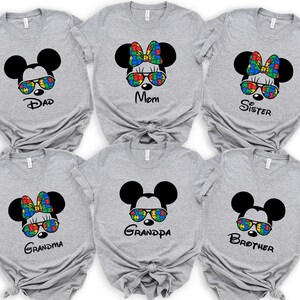 Camiseta familiar de concienciación sobre el autismo: camisetas a juego de Mickey Mouse con piezas de rompecabezas imagen 2