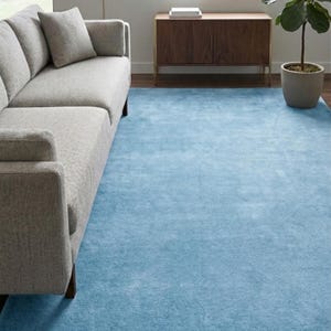 Tapete azul celeste tufado à mão | Tapete moderno e macio para áreas externas | Tamanhos personalizados