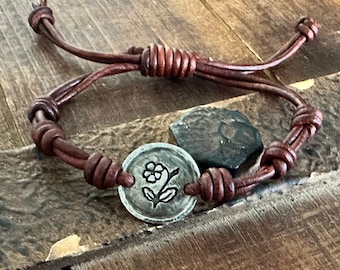 Birth Flower Leather Bracelet, Hand Stamped Floral Bracelet, Personalized Gift for Mom or Grandma