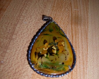 Hand painted, double sided abalone pendant from the 70s - Sale 10% off