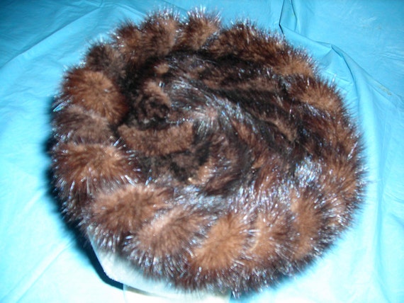 Vintage ladies fur pillbox hat - image 5