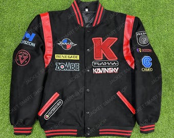 Veste universitaire Kavinsky Reborn noire et rouge, style Letterman, écussons brodés, blouson bomber streetwear, style rétro racing, veste personnalisée