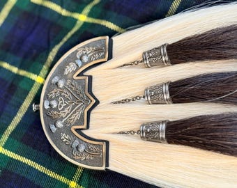 White Horse Hair Sporran Antique Thistle Cantle With 3 Black Tassels Scottish Bagpiper Kilt Sporran With Chain Belt