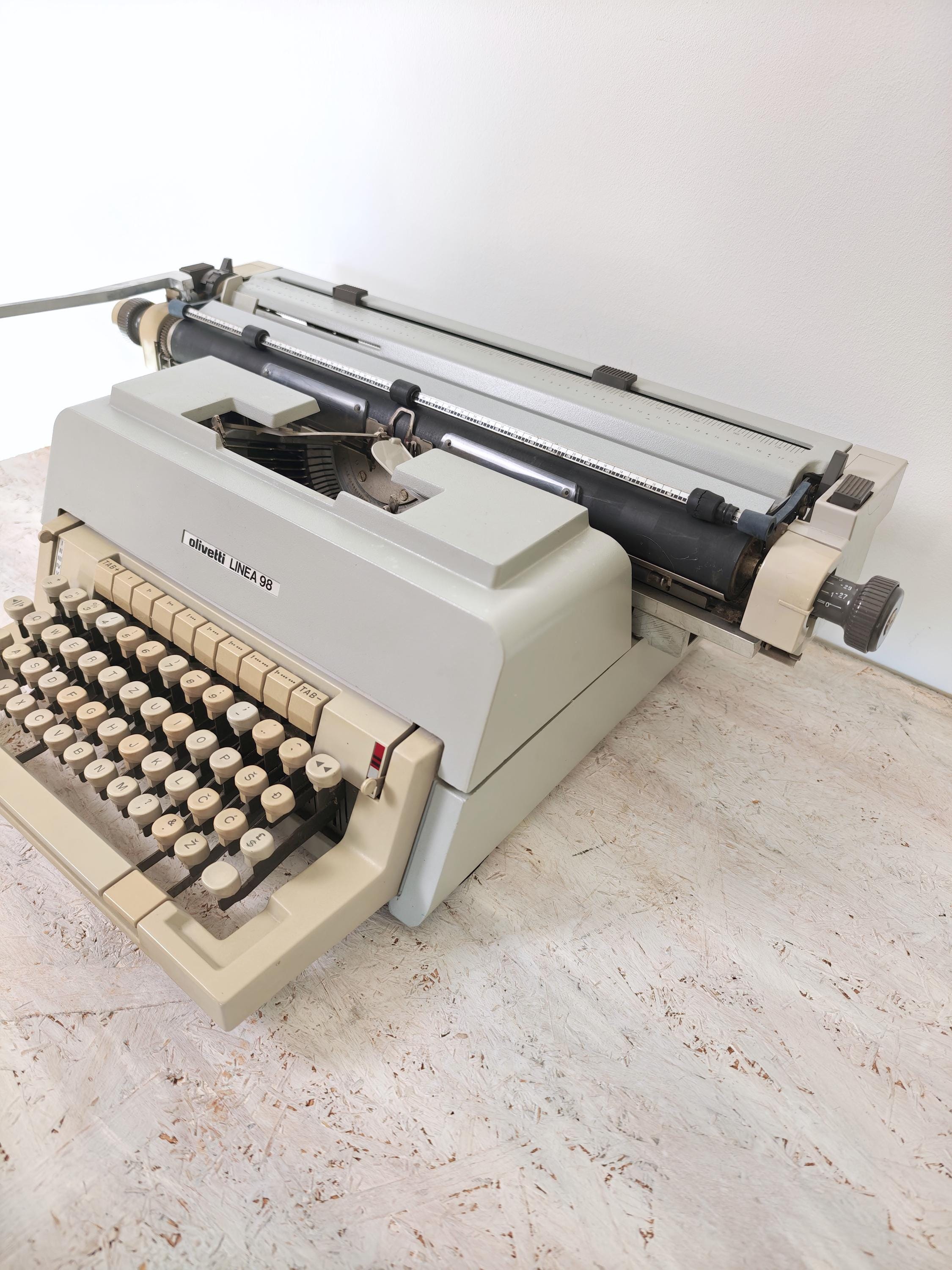 Olivetti linea 98 typewriter - Etsy 日本