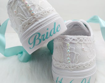 aqua tennis shoes