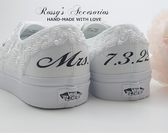 Weiße Spitze Hochzeit Vans / Hochzeit Vans Sneakers für die Braut / Weiße Spitze Vans Sneakers / Braut Schuhe Vans / Hochzeit authentische Vans.