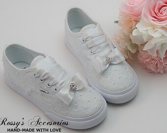 Zapatos Vans para niñas pequeñas Converse de lona blanca con