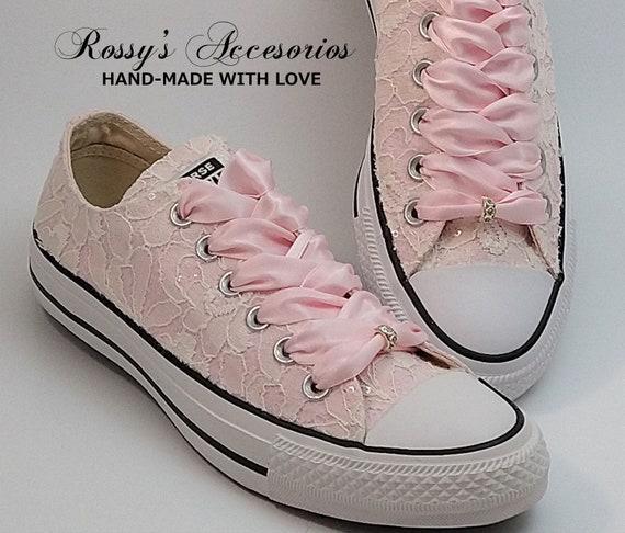 KLAAR OM TE VERZENDEN Maat 7 Blush Bridal Converse met - Etsy België