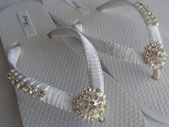 White Wedding Flip Flops / Bridal Pearls Sandals / White Color | Etsy