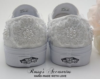 Weiße Spitze Hochzeit Vans / Hochzeit Vans Sneakers für die Braut / Weiße Spitze Vans Sneakers / Braut Schuhe Vans / Hochzeit authentische Vans.