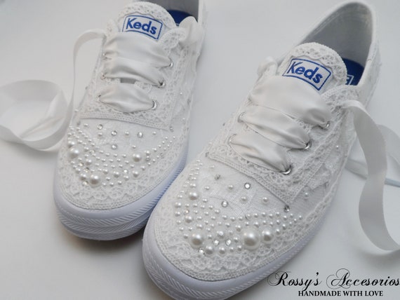 lace tennis shoes