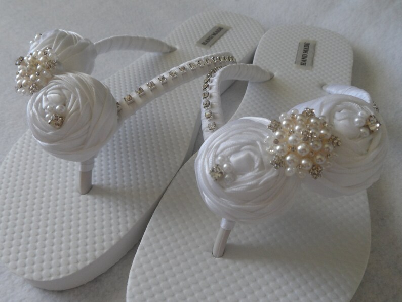 Weiss Braut Flip Flops Braut Gerollt Blumen Satin Flip Flops Etsy