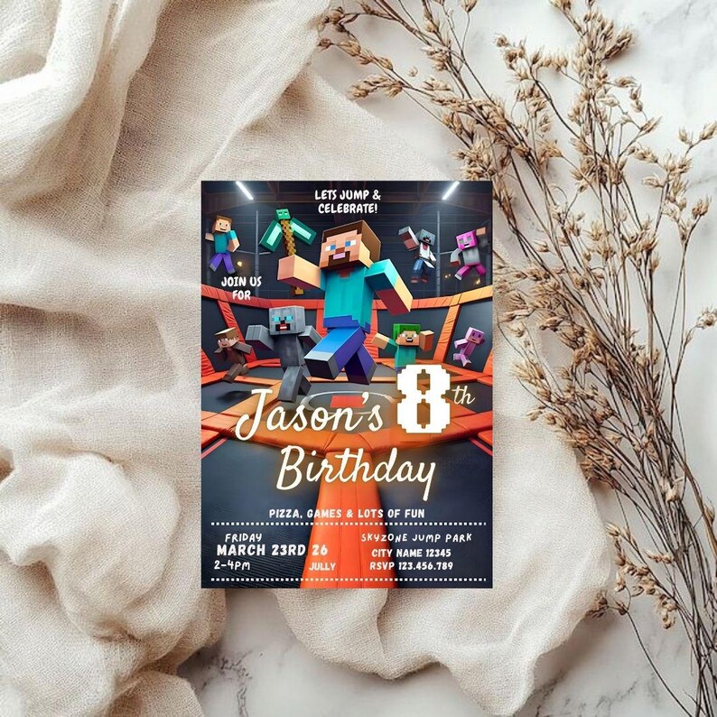 Puede incluir: Una invitaci&oacute;n de cumplea&ntilde;os con tem&aacute;tica de Minecraft. La invitaci&oacute;n incluye el texto "Jason's 8th Birthday" con detalles para una fiesta en Skyzone Jump Park, incluyendo fecha, hora e informaci&oacute;n de RSVP. El dise&ntilde;o incorpora personajes de Minecraft.