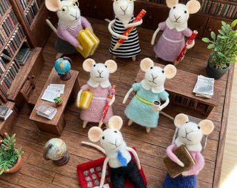Handmade Wool Felted Library Mouse Figurines – Wool Felt Academic Bookworm Collectibles, Miniature Study Room & Dollhouse Decor