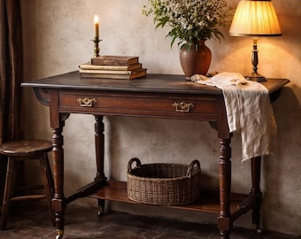 Escritorio antiguo con patas torneadas y ruedas / Escritorio de mansión inglesa de principios del siglo XX / Mesa consola estrecha para recibidor con sofá