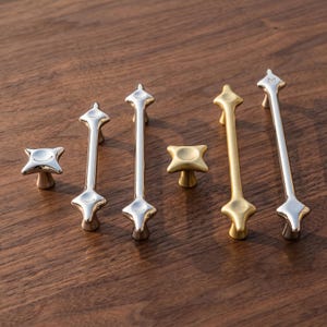 Starburst Cabinet Knob and Pull, Modern Drawer Handle, Mid Century Dresser Hardware, Long Wardrobe Door Pull, Sculptural Cupboard Accent