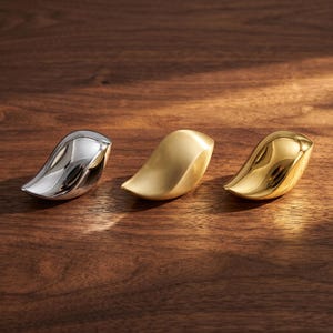 Bird Cabinet Knob, Sculptural Drawer Pull, Modern Dresser Handle, Minimalist Cupboard Hardware, Wardrobe Door Furniture Accent Decor