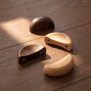 Half Moon Cabinet Pull, Curved Drawer Handle, Minimalist Dresser Hardware, Kitchen Cupboard Wardrobe Door and Furniture Replacement Knob