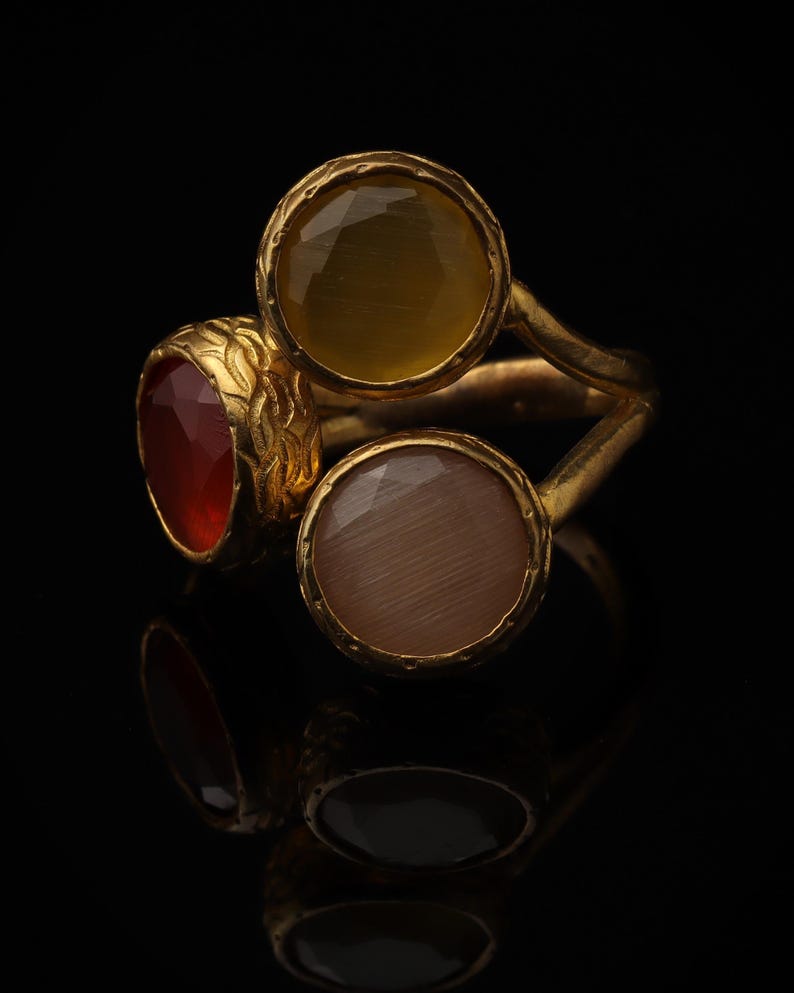 Vintage Style Ring, Cat Eye Ring, Witchy Ring, Ornate Ring, Claret and Chalk Ring, 22K Gold-Plated Ring, Statement Ring afbeelding 5