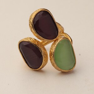 Art Deco Ring, 22K Gold-Plated Three Stone Ring, Burgundy and Pistachio Green Ring, Bold Ring, Unique Ring, Witchy Ring immagine 6