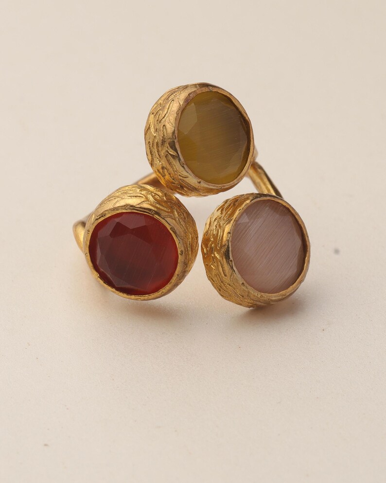 Vintage Style Ring, Cat Eye Ring, Witchy Ring, Ornate Ring, Claret and Chalk Ring, 22K Gold-Plated Ring, Statement Ring afbeelding 7