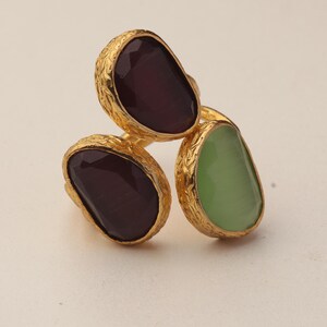 Art Deco Ring, 22K Gold-Plated Three Stone Ring, Burgundy and Pistachio Green Ring, Bold Ring, Unique Ring, Witchy Ring immagine 7