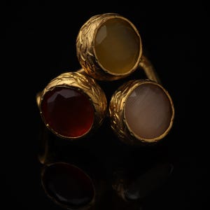 Vintage Style Ring, Cat Eye Ring, Witchy Ring, Ornate Ring, Claret and Chalk Ring, 22K Gold-Plated Ring, Statement Ring afbeelding 3