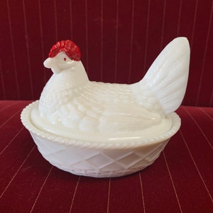 Vintage Westmoreland Milk Glass Hen on Nest with Red Comb, Red Headed Hen on Basket Candy Trinket Dish, Country Farmhouse Decor, Collectible