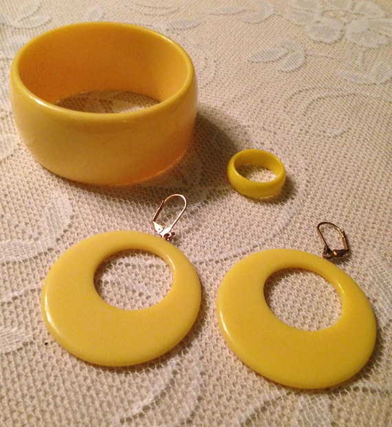 Banana Yellow Wide Bangle - Lucite Set - image 1