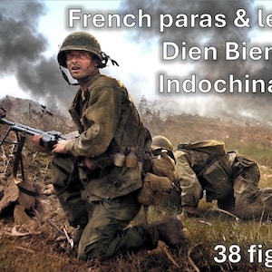 Op de afbeelding: Een gedetailleerde diorama-sc&egrave;ne die de Indochina-oorlog uitbeeldt, met Franse parachutisten en legionairs in Dien Bien Phu. De afbeelding toont soldaten in gevechtsuitrusting, met de tekst "French paras & legion Dien Bien Phu Indochina war". De sc&egrave;ne bevat 38 figuren.