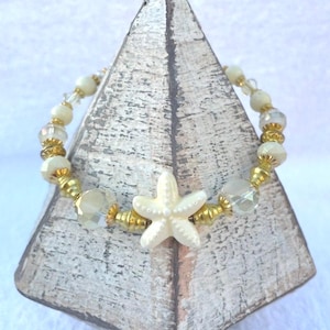 Bracelet: Yellow & Gold Beaded Bangle Bracelet with Gold Magnetic Clasp