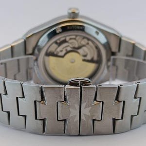 Refurbished Vacheron Constantin Overseas Automatic Blue Dial Full Stainless Steel Working Men's Wristwatch image 11