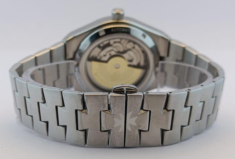 Refurbished Vacheron Constantin Overseas Automatic Blue Dial Full Stainless Steel Working Men's Wristwatch image 11