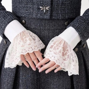 White Lace Cuff Bracelets, Victorian Bridal Wrist Cuffs, Romantic Detachable Sleeve Accessories