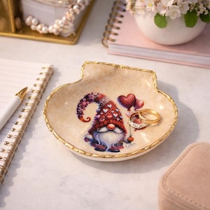 Personalized Gnome Trinket Dish Holder Key Organizer Entryway Decorative Catchall Shell Ring Tray Handmade Resin Scallop Jewelry Bedroom