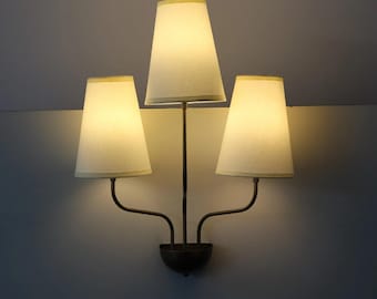 Mitte des Jahrhunderts inspirierte Handgefertigte handwerkliche Messing Dreiarm Lampe Minimal Luxus Wandleuchte Handmade montiert Licht Beleuchtung für Zuhause Dekor