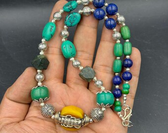 "Handgemachte Tibetanische Türkis ""Lapis"" Halskette mit Jade Perlen."