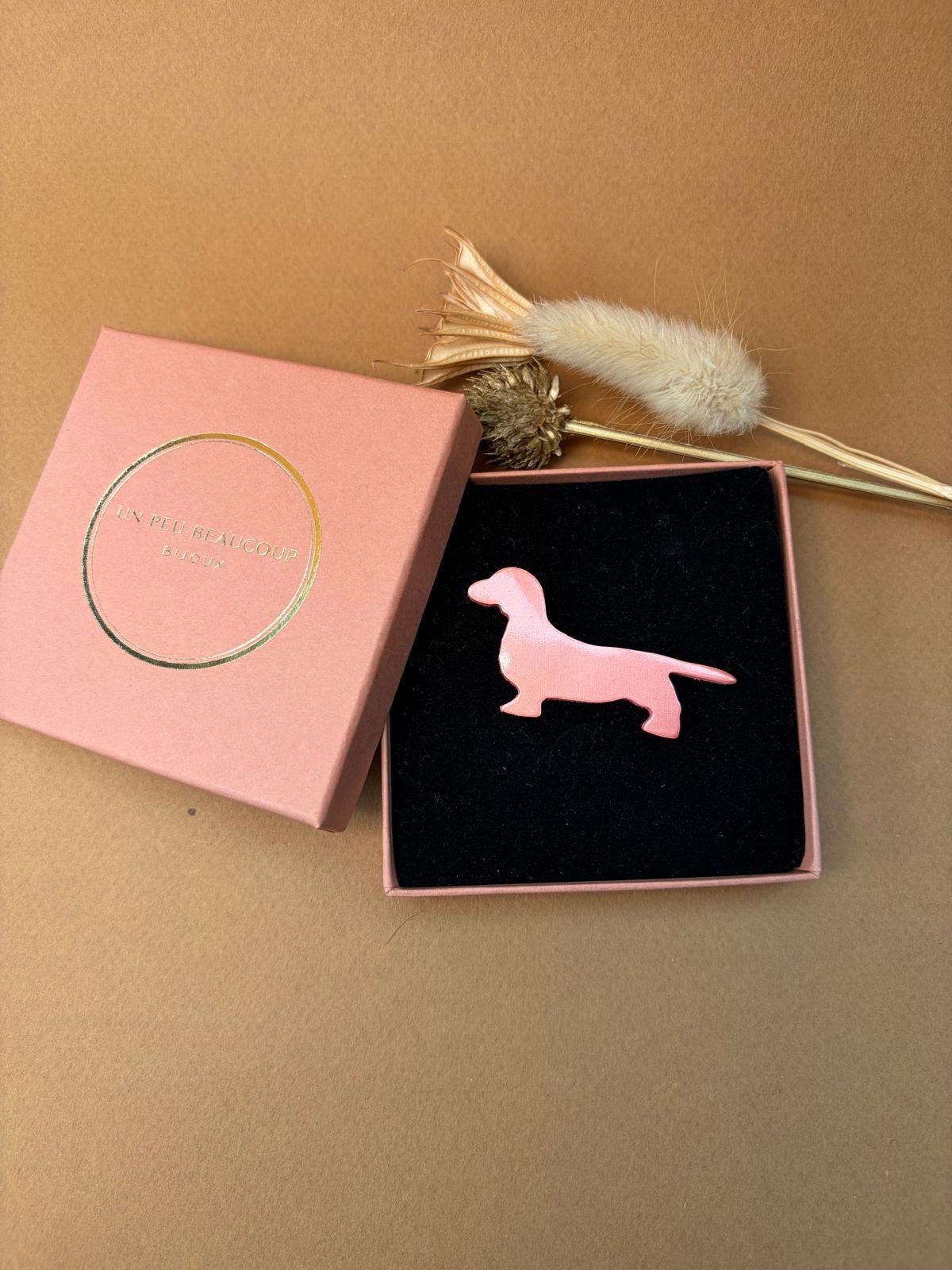 Broche Chien Teckel Strass Aurora - Ton Or - Cadeau Fille Femme