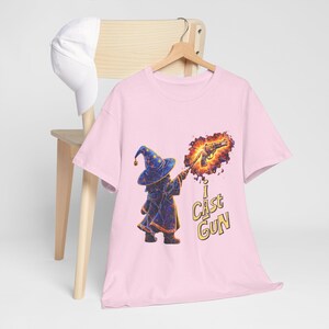 ウィザードキャスティングファイアボールTシャツ | I Cast Gunグラフィックシャツ 画像 16