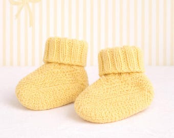 Knitting pattern for baby socks (PDF, German), digital download.